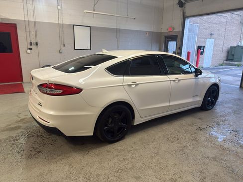 Used 2019 Ford Fusion SE image 6