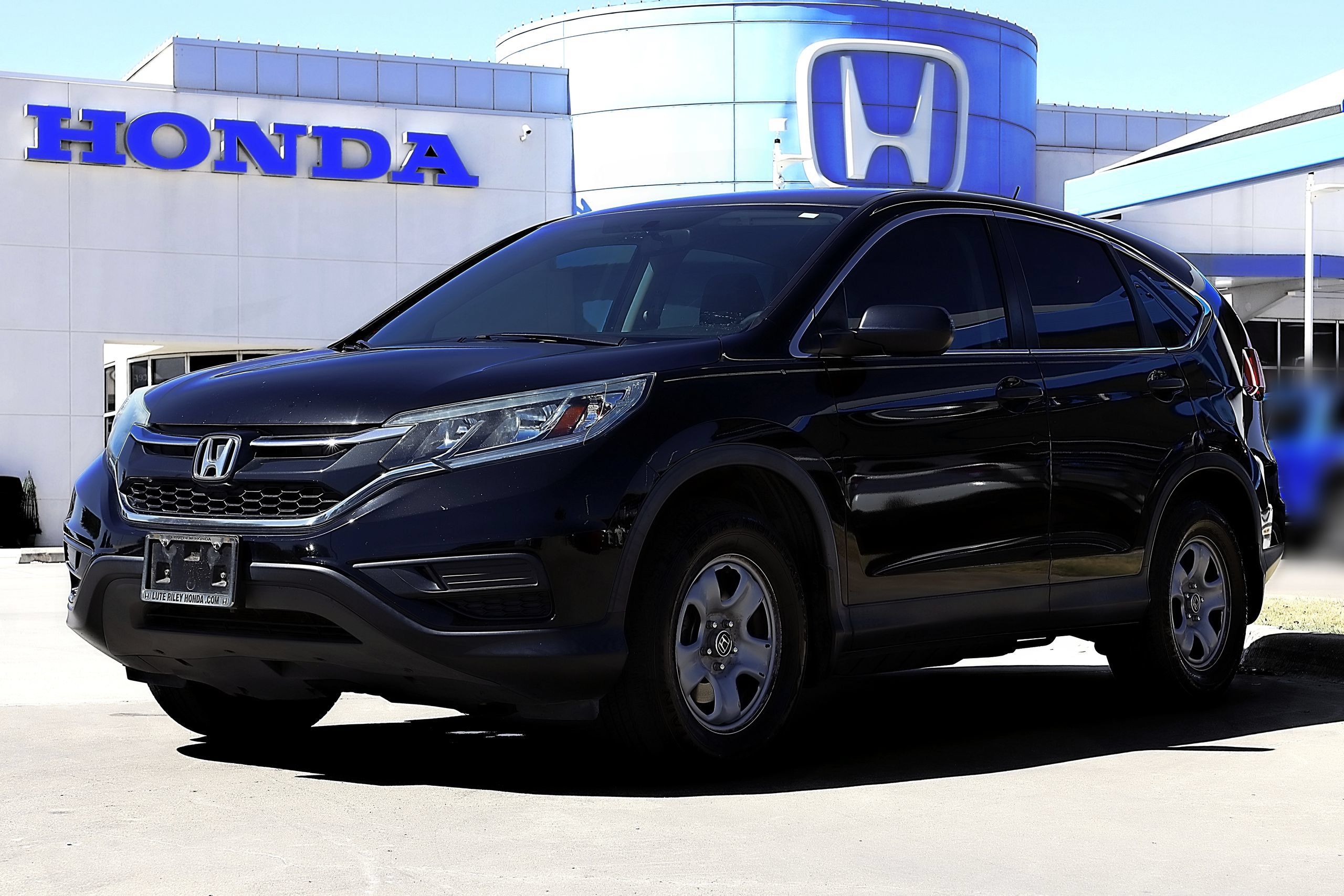 Used 2016 Honda CR-V LX image 1