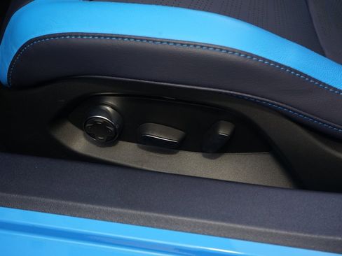 Used 2024 Chevrolet Corvette Stingray Premium Conv w/ Z51 Performance Package image 18