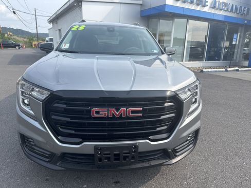 Used 2023 GMC Terrain SLE w/ Driver Convenience Package AWD/4WD image 8