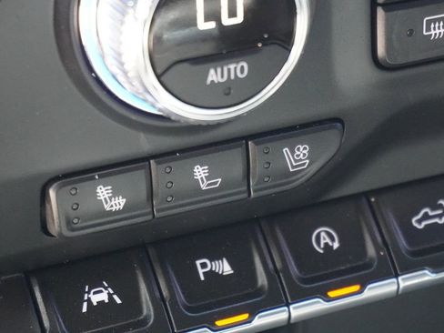 Used 2020 GMC Sierra 1500 AT4 w/ Off-Road Performance Package image 39