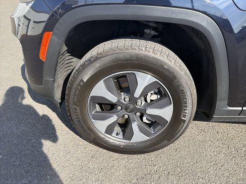 Used 2023 Jeep Grand Cherokee 4WD 4xe image 30
