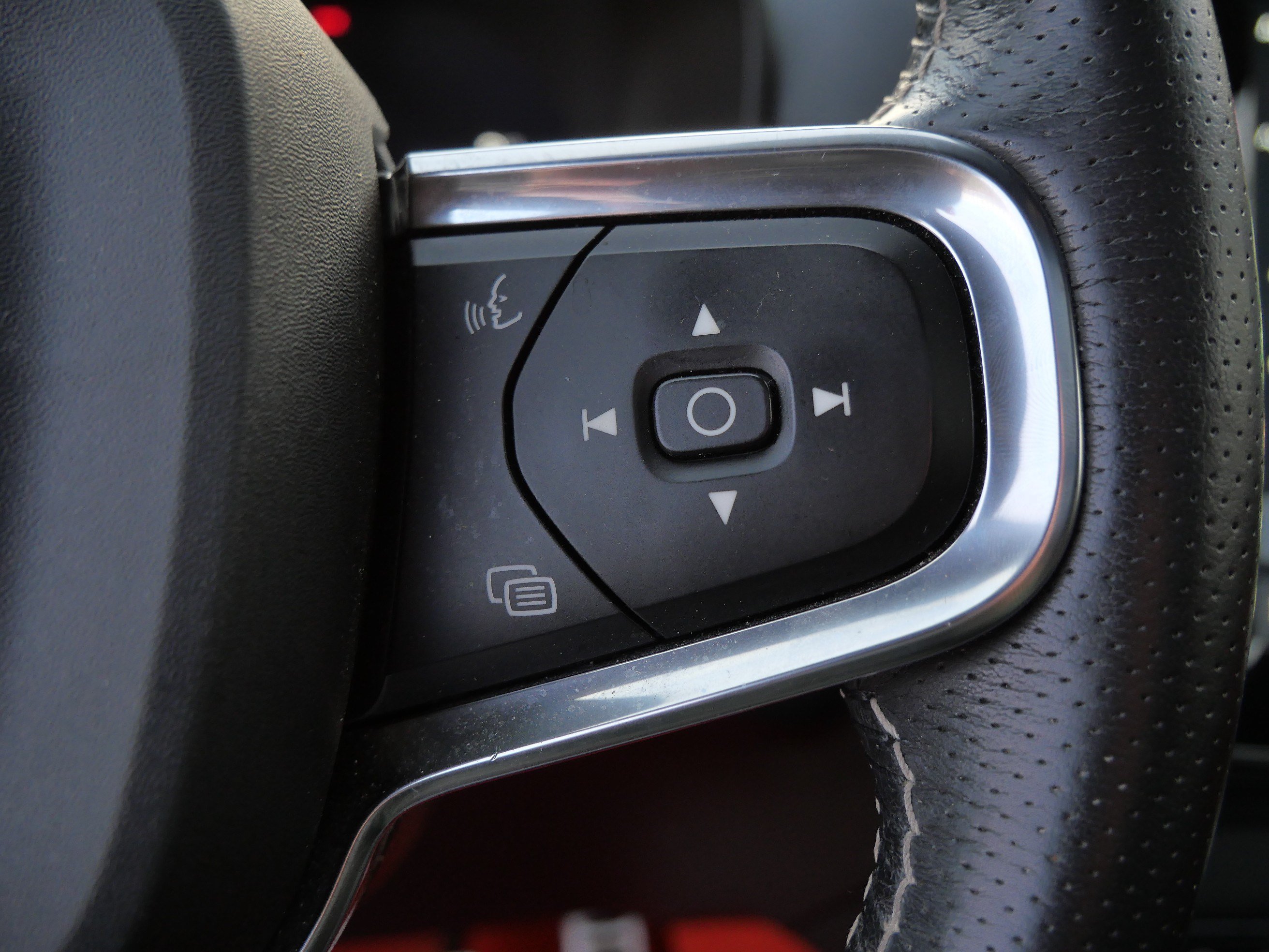 Used 2021 Volvo XC40 P8 Recharge AWD/4WD image 30