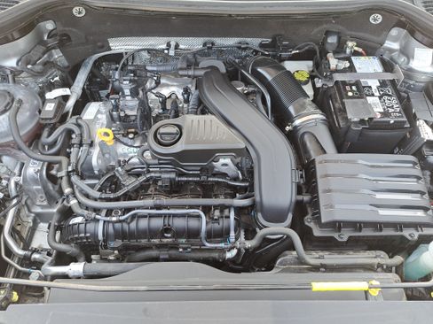 Certified 2024 Volkswagen Taos S FWD image 30