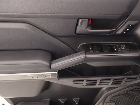 Used 2025 Toyota 4Runner TRD Off-Road Premium image 16