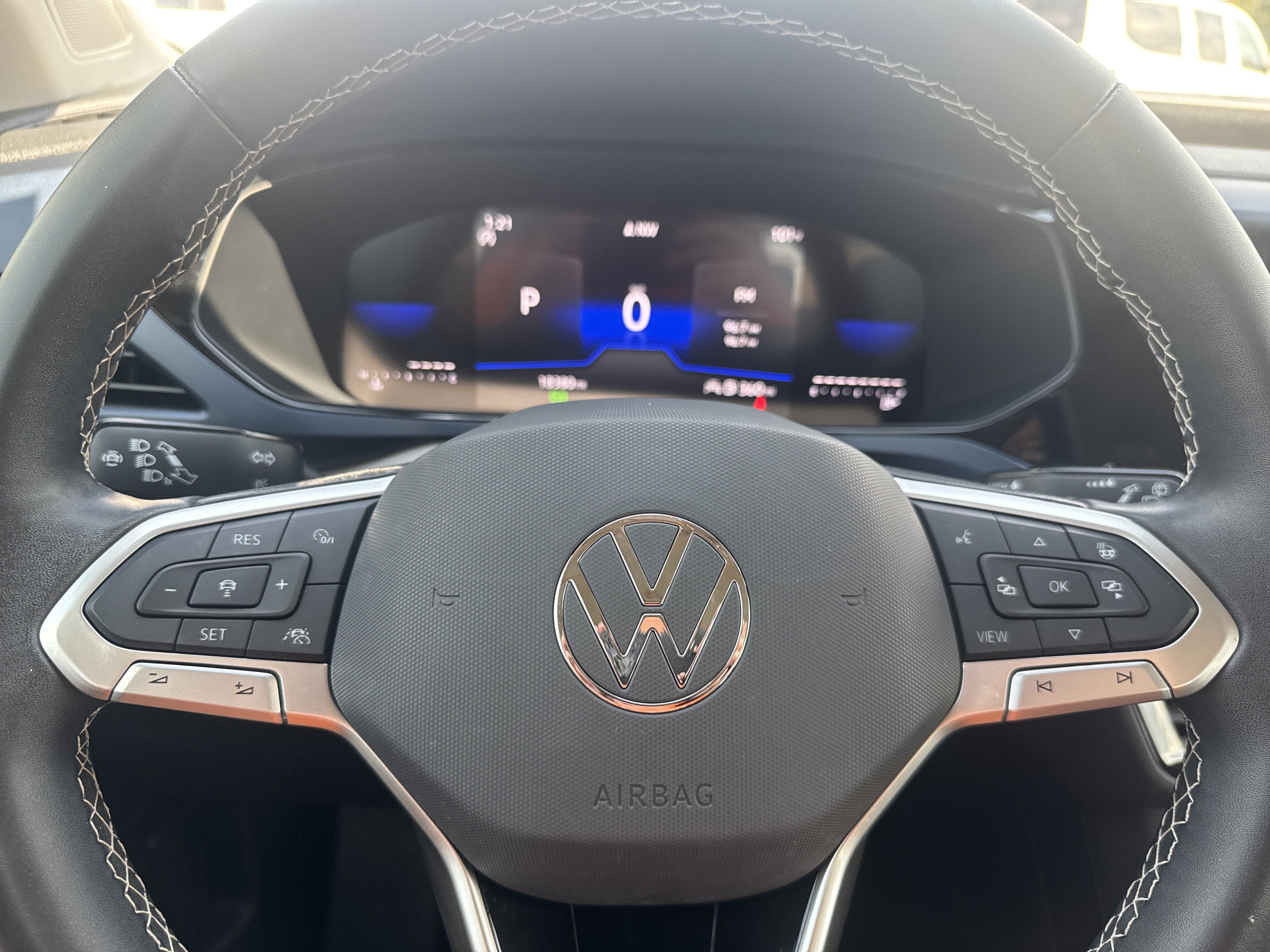 Certified 2023 Volkswagen Taos SE FWD image 10