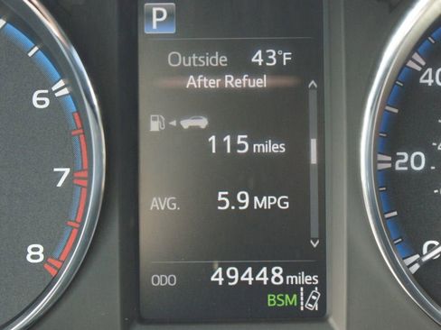 Used 2018 Toyota RAV4 Limited image 4