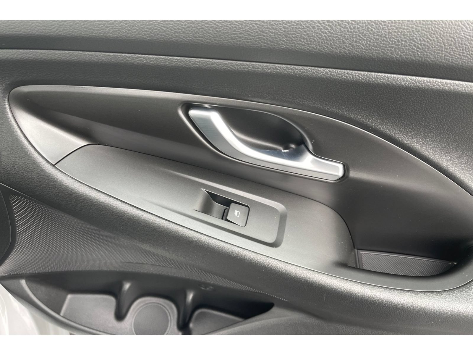 Used 2018 Hyundai Elantra GT FWD image 21