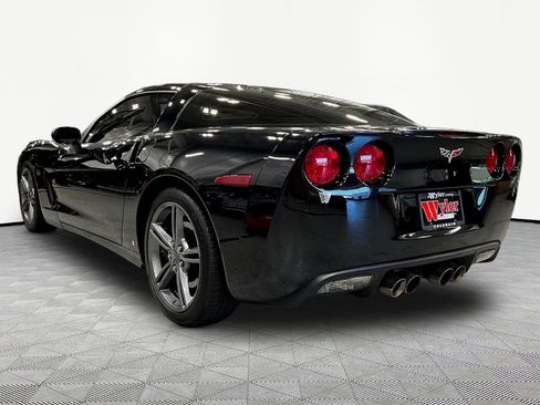 Used 2007 Chevrolet Corvette Coupe w/ Performance Package RWD image 4