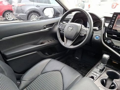 Used 2022 Toyota Camry SE image 15
