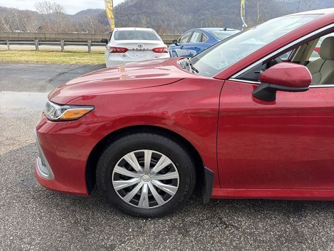Used 2023 Toyota Camry LE image 10