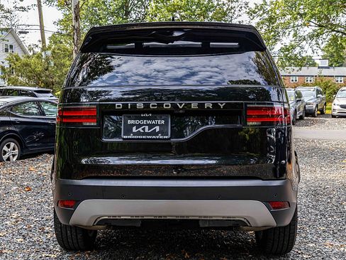 Used 2024 Land Rover Discovery S image 5
