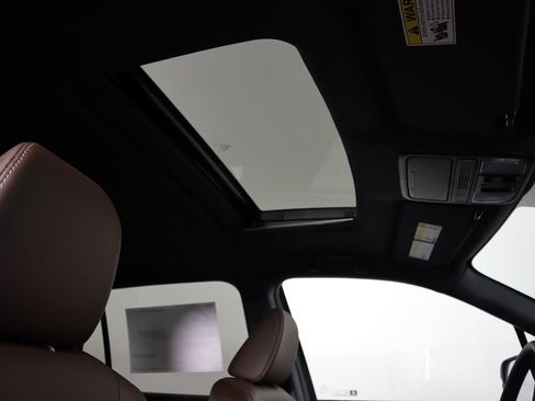 Certified 2025 Honda Passport EX-L image 18