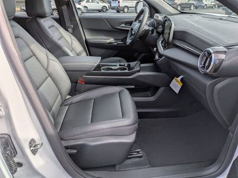 New 2026 Chevrolet Equinox LT w/ Convenience Package II image 36