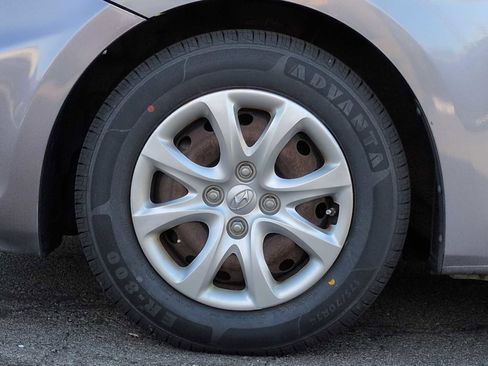 Used 2014 Hyundai Accent GLS image 14