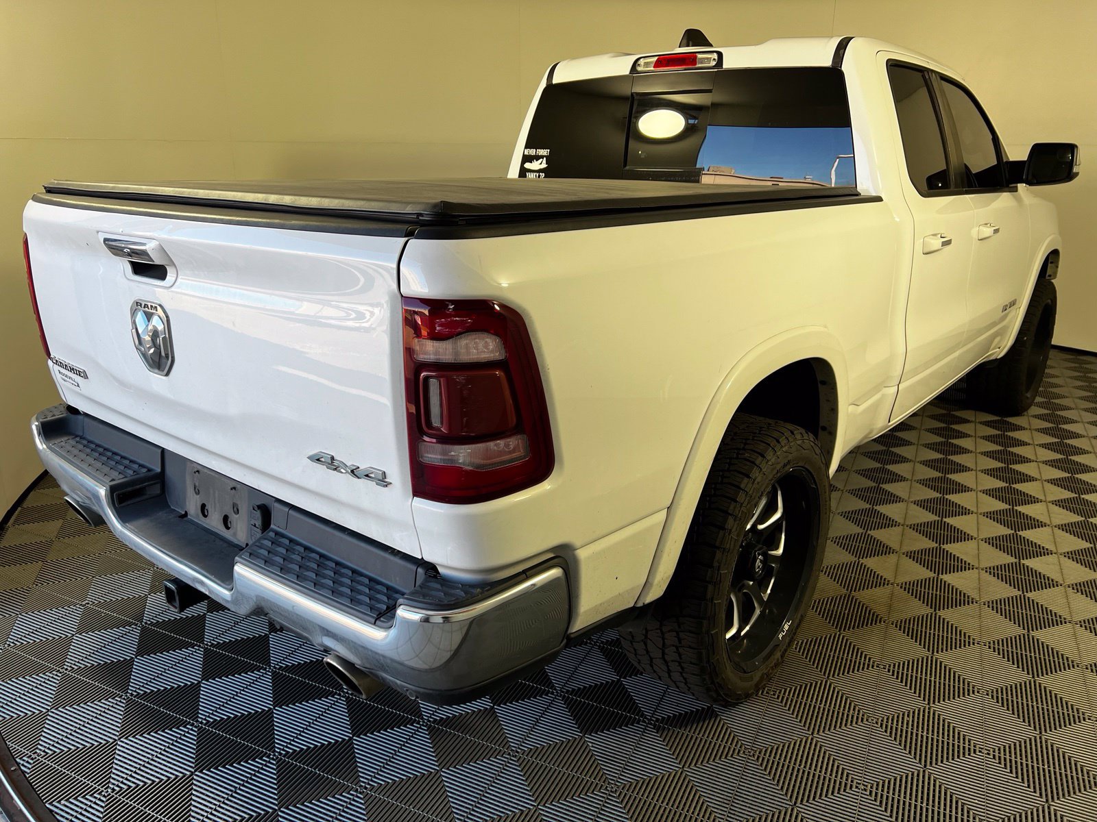 Used 2020 RAM 1500 Laramie AWD/4WD image 5