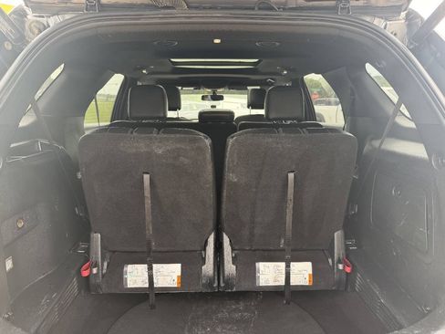 Used 2019 Ford Explorer XLT w/ Equipment Group 202A AWD/4WD image 13