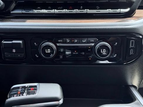 Used 2025 Chevrolet Silverado 1500 LT Trail Boss w/ Convenience Package II AWD/4WD image 39