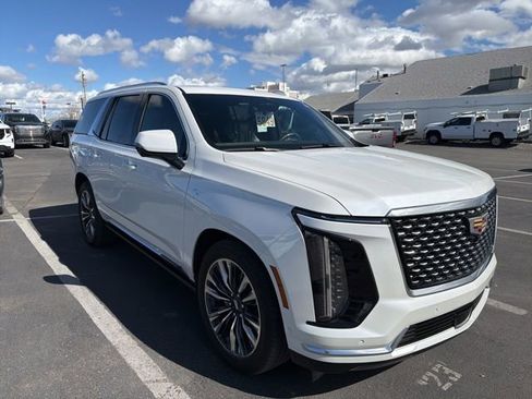 Used 2025 Cadillac Escalade Premium Luxury w/ Touring Package image 4