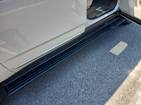 Certified 2022 GMC Yukon XL Denali AWD/4WD image 7