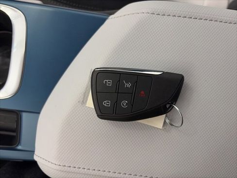 New 2026 Chevrolet Equinox EV LT image 21