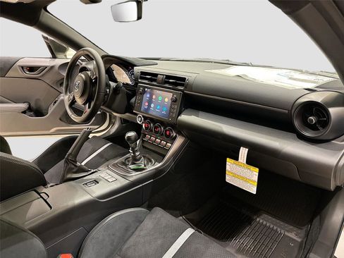 New 2025 Toyota GR86 Premium image 25