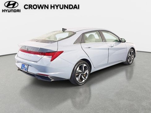 Certified 2022 Hyundai Elantra SEL w/ Convenience + Premium Package FWD image 5