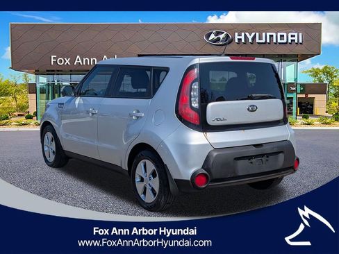 Used 2015 Kia Soul image 3