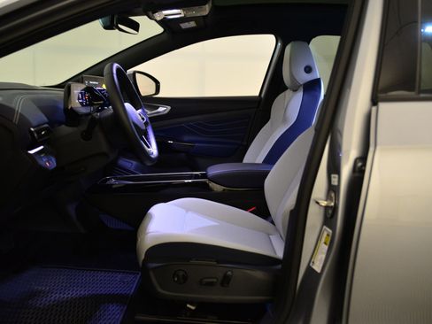 Used 2025 Volkswagen ID.4 S Limited image 23