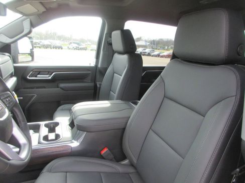 New 2026 GMC Sierra 2500 SLT w/ SLT Convenience Package AWD/4WD image 13