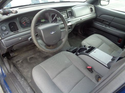 Used 2010 Ford Crown Victoria Police Interceptor RWD image 7