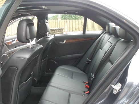 Used 2010 Mercedes-Benz C 300 4MATIC Sedan image 28