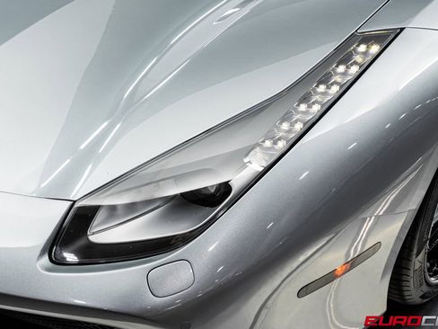 Used 2018 Ferrari 488 GTB image 13