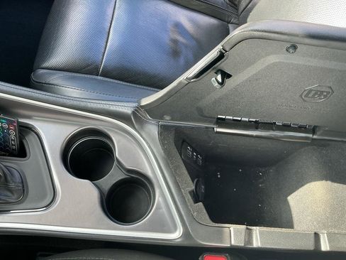 Used 2019 Dodge Challenger SXT w/ Plus Package image 8