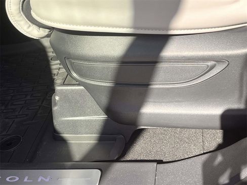 New 2026 Lincoln Aviator Reserve image 11