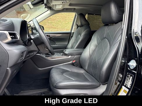 Used 2020 Toyota Highlander Platinum image 11