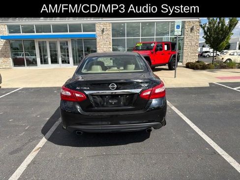 Used 2017 Nissan Altima 2.5 S w/ Power Driver Seat Package FWD image 4