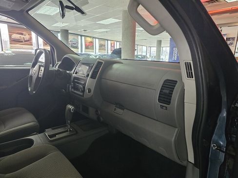 Used 2018 Nissan Frontier SV image 13