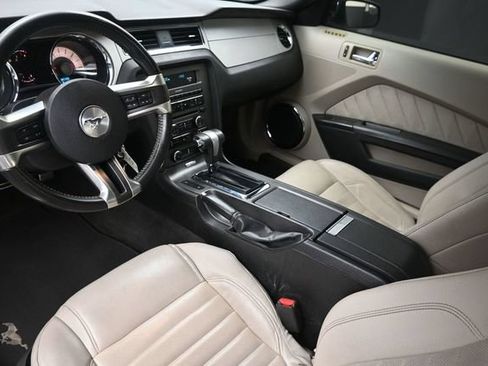 Used 2011 Ford Mustang Premium w/ 201A Rapid Spec Order Code RWD image 19