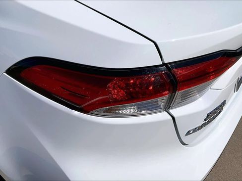 Used 2022 Toyota Corolla LE image 27