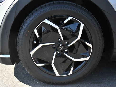 Used 2024 Hyundai Ioniq 5 SEL RWD image 12