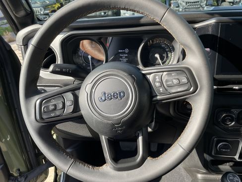 Used 2024 Jeep Wrangler Sport S image 33