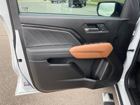 Used 2024 GMC Canyon AT4 w/ AT4 Premium Package image 20