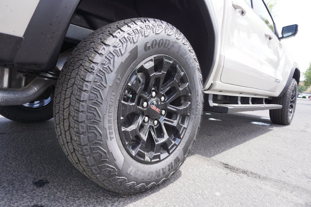 New 2026 GMC Canyon Elevation w/ Convenience Package RWD image 7