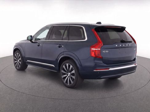 Used 2024 Volvo XC90 B5 Plus AWD/4WD image 3