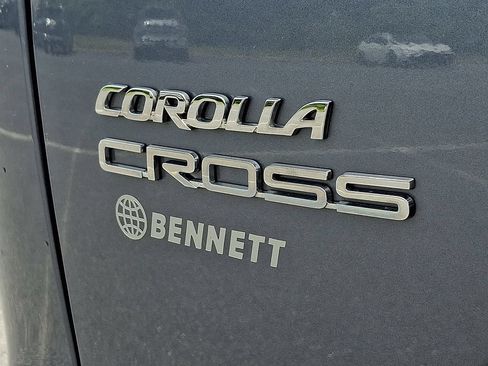 Used 2022 Toyota Corolla Cross LE AWD/4WD image 28