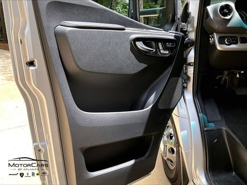 Used 2023 Mercedes-Benz Sprinter 4500 image 18