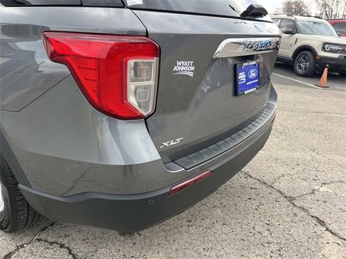 Used 2023 Ford Explorer XLT image 10
