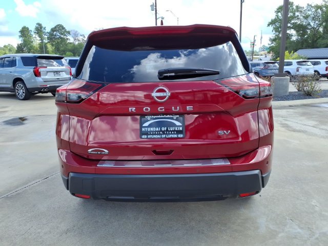Used 2024 Nissan Rogue SV w/ SV Premium Package FWD image 3