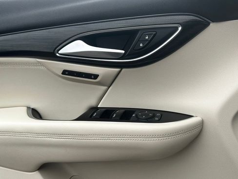 Used 2022 Buick Envision Essence w/ Technology Package I FWD image 20